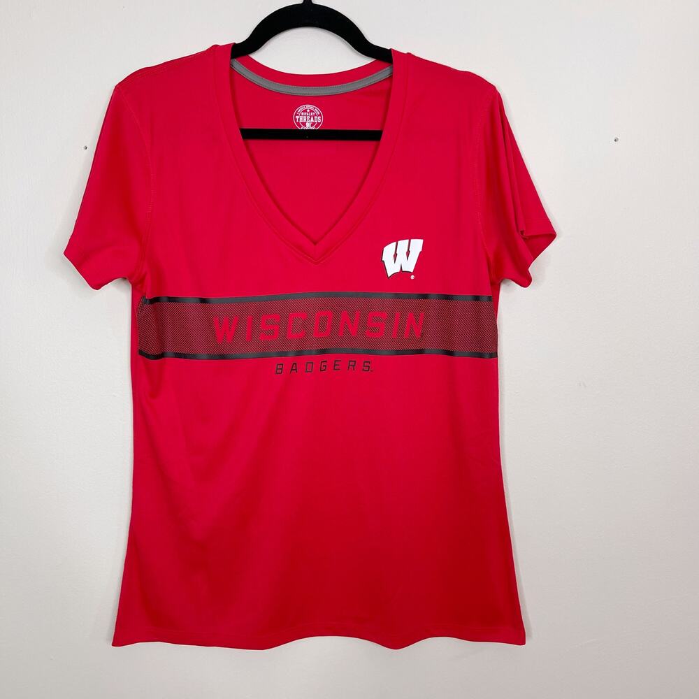 Rivalry Threads University of Wisconsin Badgers Tee Red Womens Large L VNeck Top